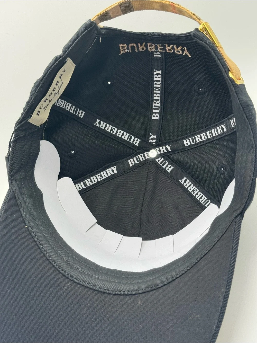Burberry Cap - Picture 10 of 14